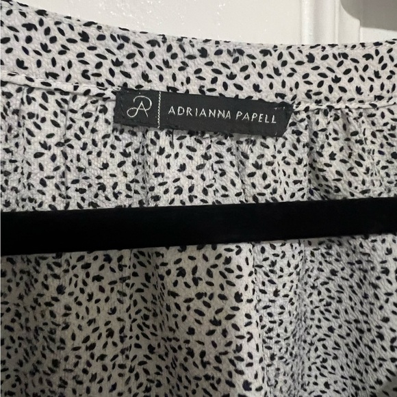 Adrianna Papell White w/ Black Specks Print Women’s Top Flutter Sleeves Size 2X - Picture 3 of 10